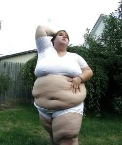 ssbbwamy:  Wanna fuck a horny BBW? - CLICK HERE!   Wow! I’d
