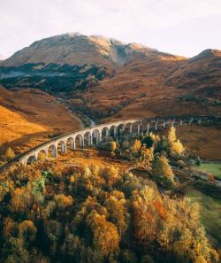 thequeensenglish:   Glenfinnan Viaduct,“Harry Potter bridge”