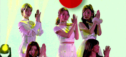 kmthyngs:big mood: twice’s reaction when navillera played instead