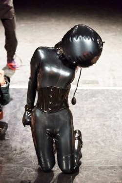 3-holes-2-tits: A good example of how a good hood and a catsuit