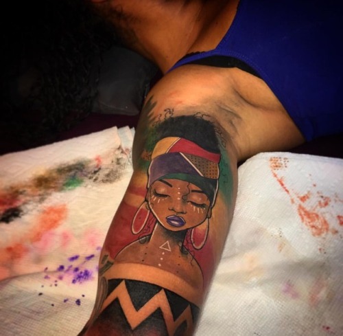 fadednxxxrated:  meatgod:  blackrebelz:  king-emare:Fire Yooreblogs because soo many colors show up clearly on black skin. Don’t let anybody tell you otherwise  A beautiful work of art, meatGod approved  Dope work!