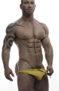 furrbear3:  tskissable337:  hotimages:  Scott Cullens  If this