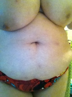 ifoundthecure:  Wearing my favorite undies today :3  yummy belly,