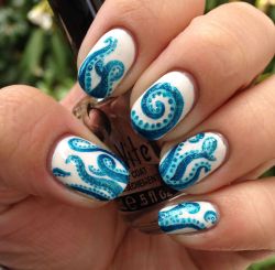 blondeisawesome:  I think these may be the best nails I’ve