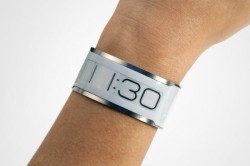 E-Ink Thinnest Watch - as thin as a credit card. It charges for