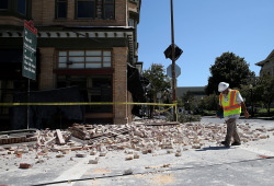 yahoonewsphotos:  Strong earthquake rocks California A powerful