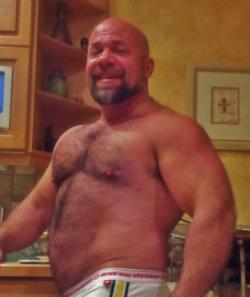 yoquierouno:  My sexy bald man