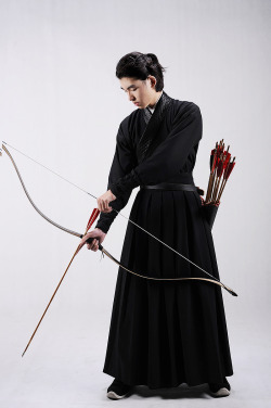 moonbeam-on-changan:Traditional Chinese hanfu for archery by 夏雪憶夢