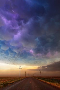thislittlepiper:  Beautiful storm. 