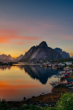 sublim-ature:  Lofoten, NorwayMartynas Milkevicius 