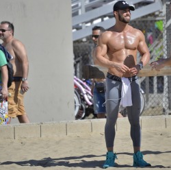 jockrockin:Day at the beach