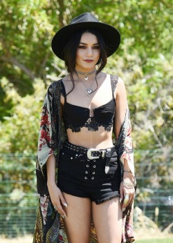 selenamaris:    Vanessa Hudgens at the 2017 Coachella Valley