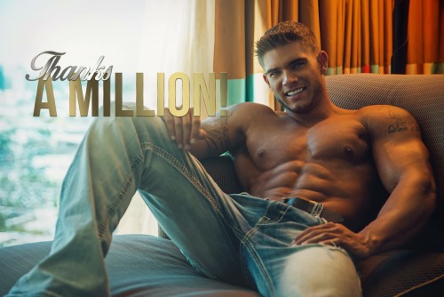 Sexy hunk ðŸ˜ http://imrockhard4u.tumblr.com