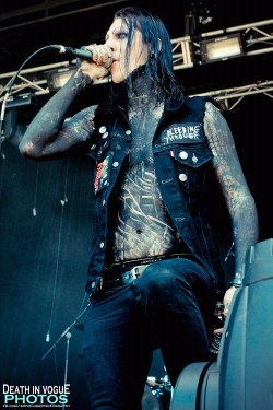 we-came-to-mosh:  chris motionless // motionless in white so