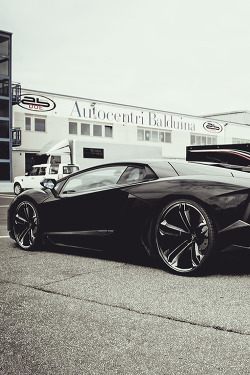 auerr:  Lamborghini Aventador with Estoque wheels 