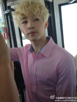 mysilentmemory:  [FanAccount] 130819 Henry at the Airport: A