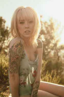 alysha:  alysha nett / jon stars top by obey 