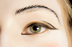 armaniprives:  Makeup at Vivienne Westwood Ready to Wear S/S