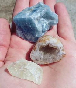 smoketogethighcustheworldissolow:  Blue calcite, coco geode,