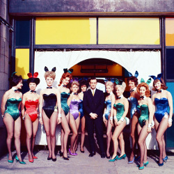 vintagegal:  Hugh Hefner and Playboy Bunnies at the Playboy Key