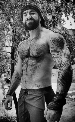 bears ,beards, hairy,daddies.