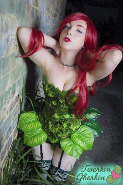 cosplayandgeekstuff:    Twerkin Gherkin (Australia) as Poison