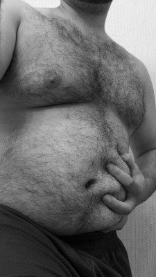 big-fat-sexy-bellies:  Reached 1000 followers! Thanks everyone!  :D 