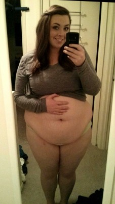 mcflyver:  Youâ€™d never know how fat and sexy she is if you only saw her lovely faceâ€¦