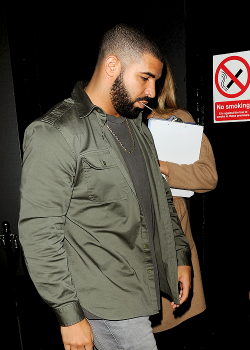 celebritiesofcolor:  Drake at Novikov restaurant in Mayfair