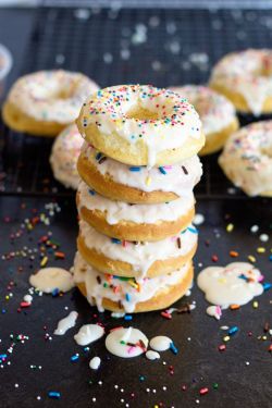 foodiebliss:  Cake Mix DonutsSource: Jennifer Meyering  Where