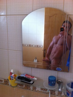 instaguys:  Guys with iPhones Source: gwip.me 