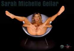 fakecelebrityporn:Sarah Michelle Gellar shows off her bare feet…