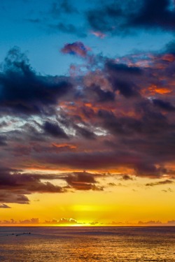 tect0nic:  Tenerife Sunset by Erdnic Ozer via 500px. 