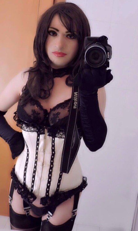 anissadesideriocrossdresserworld:  cazzinculo:  Hot   This is me!!! <3 