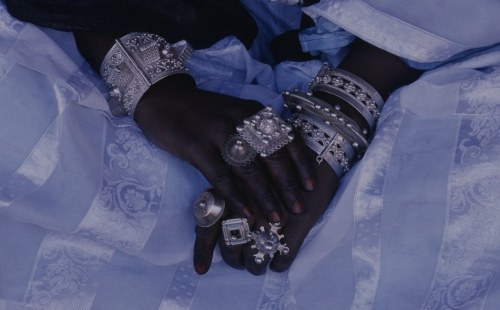 mydearalgeria:Algeria. Bejeweled hands of a Tuareg woman, near