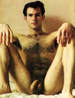 hangnude:  vintagemaleerotica:  Unknown hairy mode.Late 1960s