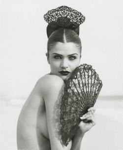 adreciclarte:  Helena Christensen by Herb Ritts 