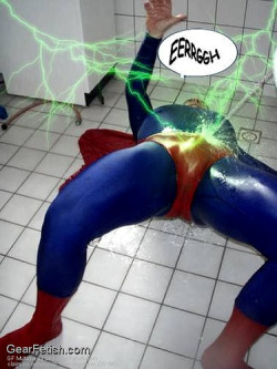 Luthor`s fatal trap …Kryptonite in the bathroom…