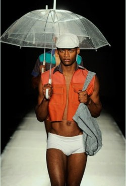 lesliaisonerotiques:  Tops Negros da Elian Gallardo Model Lucas