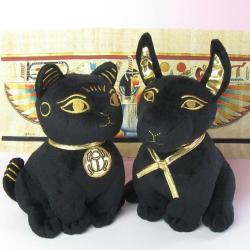 ancient-egypts-secrets:  Bastet and Anubis. They are adorable!