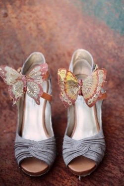 mymmm:  Flutterby shoes!   A shoe share 😘💕  thesensualsubmissivesoft-kitti3his-owned-girlkitteninlouboutinsgirlslovegoodinnuendohazeleyes2012ladyanalinguist