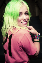 joshduun:  Jenna McDougall’s green hair appreciation post 