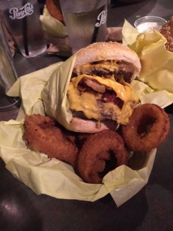 irontemple:  food-porn-diary:  Double Bacon Cheeseburger From