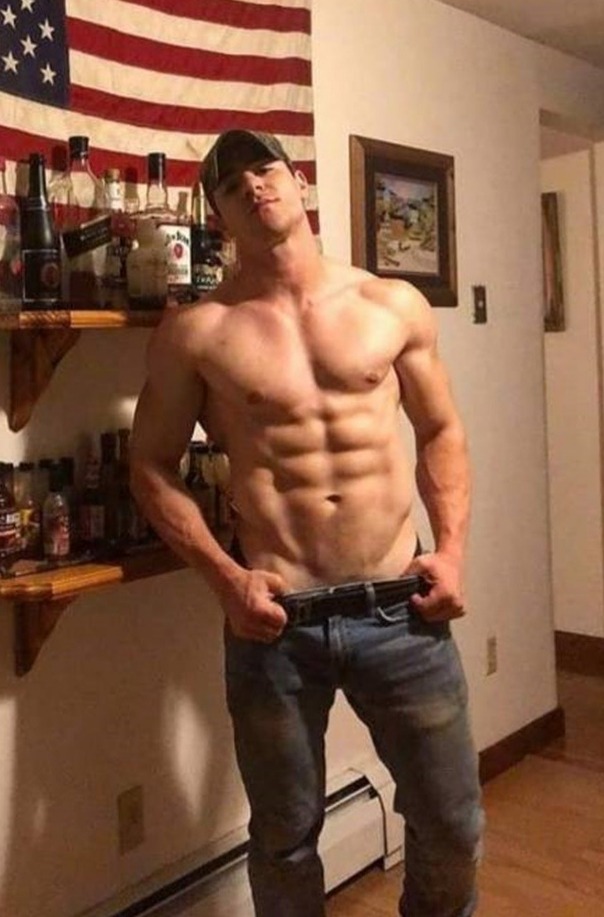 txmuscle69-blog:He’s so sexy!!! #nounderwear