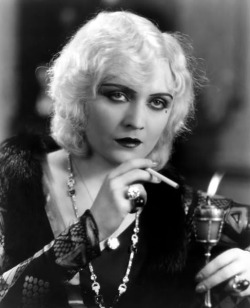  Pola Negri 