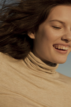 americanapparel:  davidgomezmaestre:  Smile   SHOP