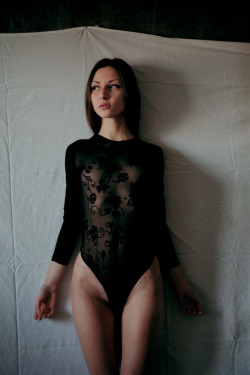 petyagencheva:  Black lace by Stefan Radev (please keep the credits