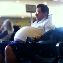 gutwatch:  Another great airport belly!  #beergut #beerbelly