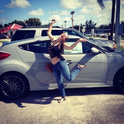 Behind the scene embarassing moments caught on camera LMAO !! #newcar #firstcar #behindthescene #embarassingmoments #veloster #2013 #sprintgray #remixedition