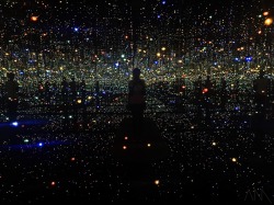 ashamone:  092515 | Yayoi Kusama’s “Infinity Mirrored Room”